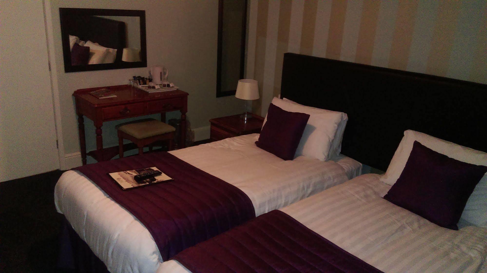 The Old Mill Hotel Salisbury Ngoại thất bức ảnh